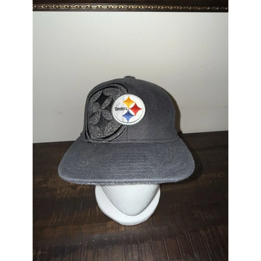 Pittsburgh Steelers‎ NFL Reebok On Field Sidelines Hat Boys 4-7 Fitted